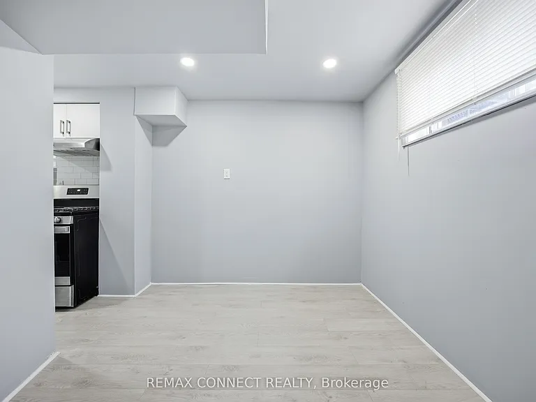 50 Palmerston Ave #LOWER — Photo 5