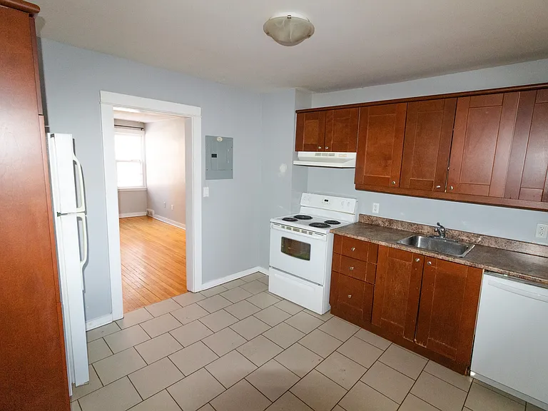 120 Barrette St #1 — Photo 4