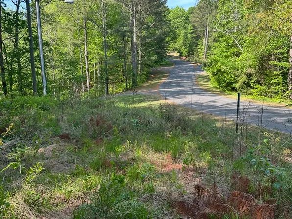 2 Wallace St, Warsaw, VA 22572