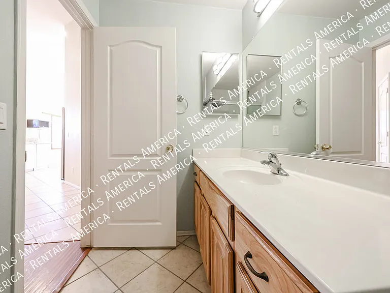 1623 E Wildhorse Pl — Photo 14