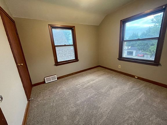 4th image of 3712-3714 N 51st Blvd