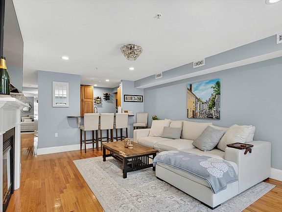 5th image of 57 Bartlett St #5