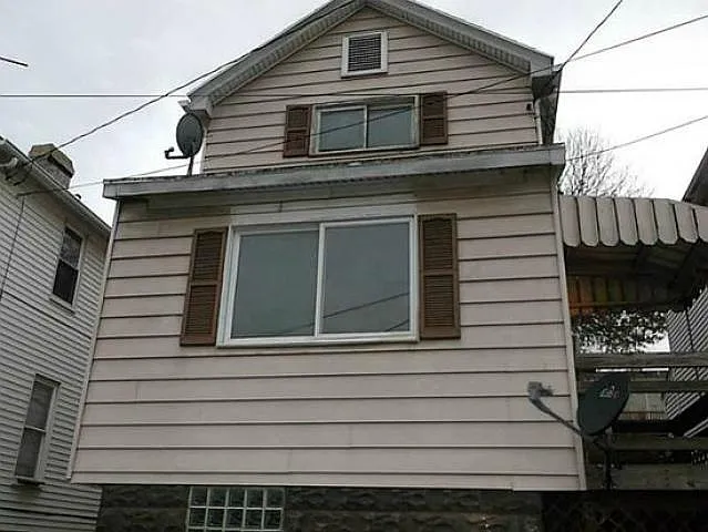 115 Cherry Way photo 1