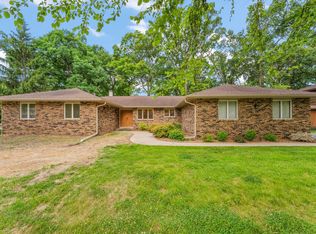 9454 Woodland Dr, Saint John, IN 46373