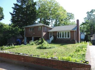 15 Hendee Rd, Manchester, CT 06040