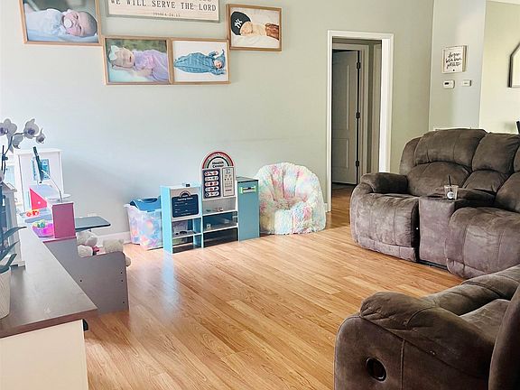 2nd image of 171 Bluebird Ln
