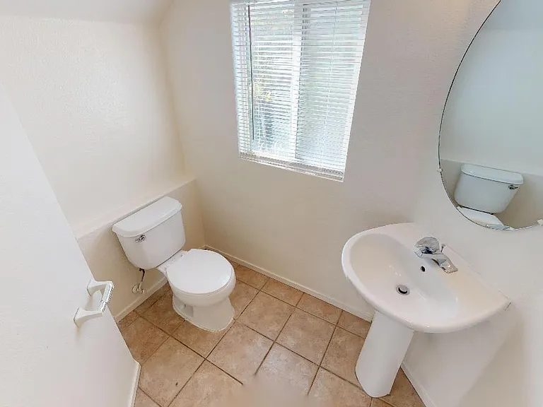 715 Plantain Lily Ave — Photo 5