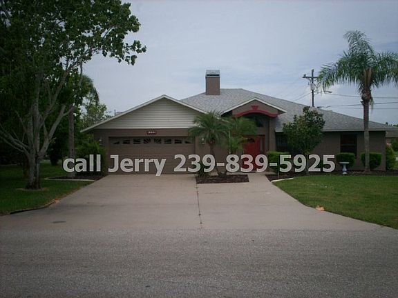 2nd image of 1115 SE 16th Pl