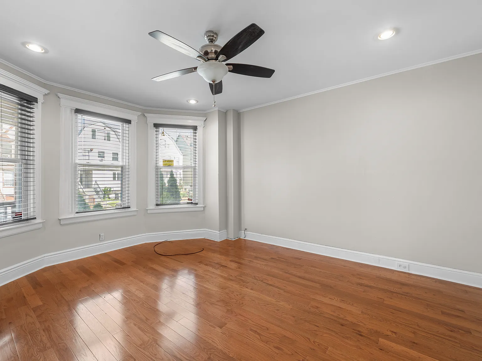 2 bed, 1200 sqft, $1,950 — Photo 3
