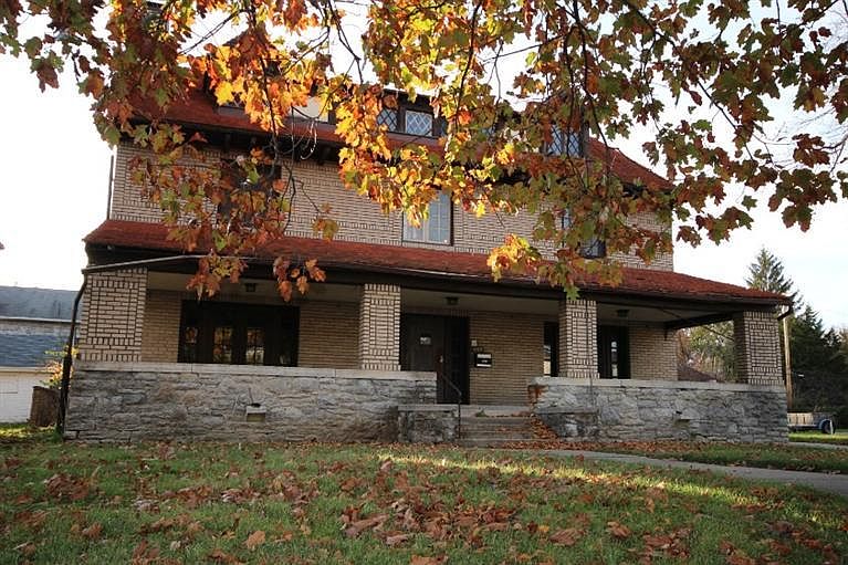 1st image of 409 Forest Ave