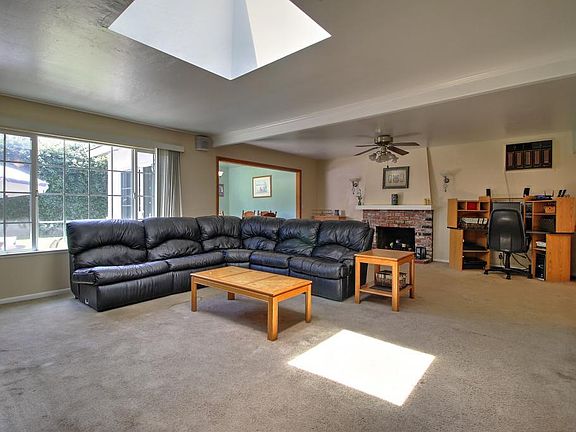 5th image of 252 Herlong Ave