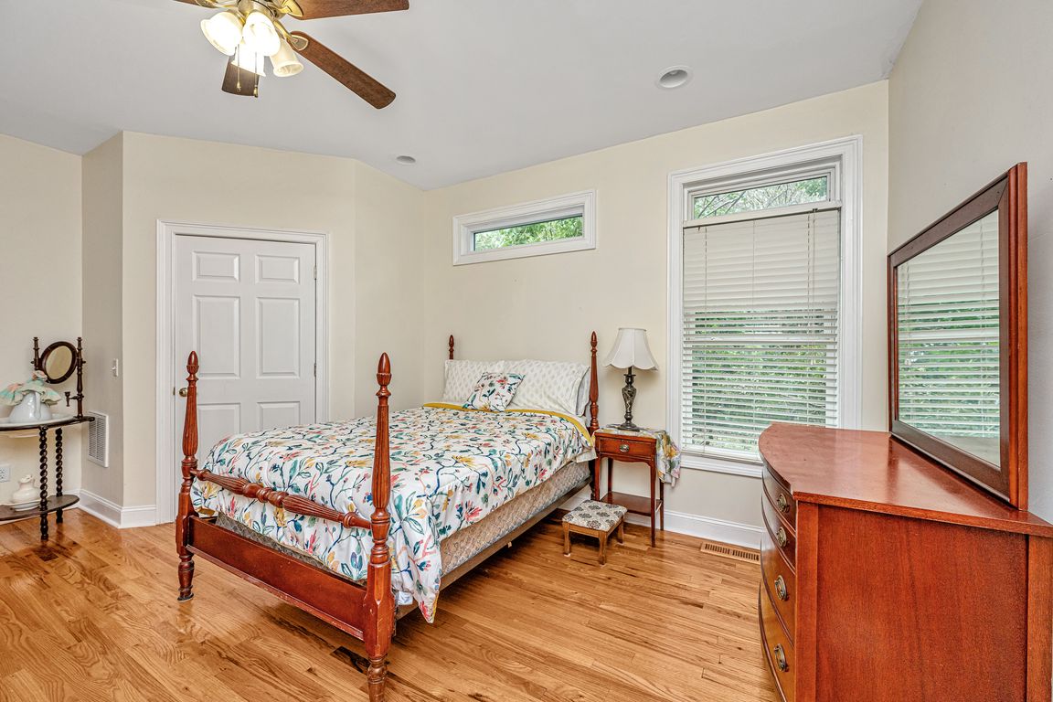 next background image