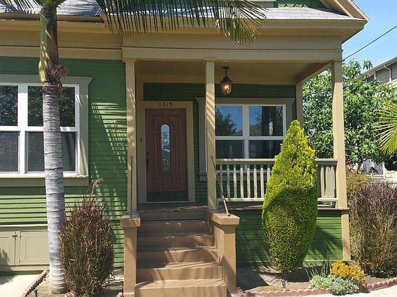 Porch-/great place to relax and enjoy :)
