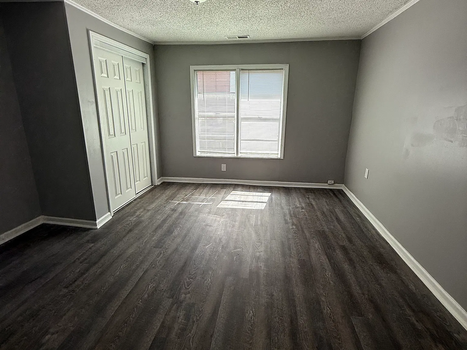 3 bed, 1196 sqft, $1,200 — Photo 4