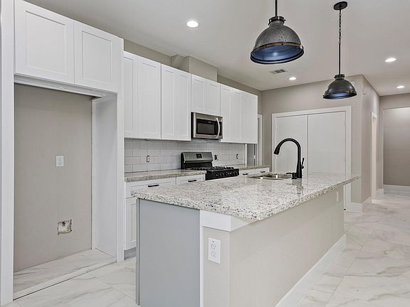4th image of 9002 Kelburn Dr #B