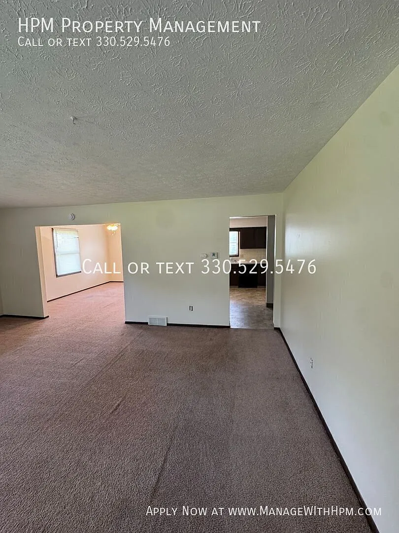 Beautiful Jackson Township 3-bed/1.5-bath Duplex Available Now! — Photo 4