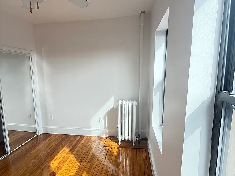 40 Symphony Rd #4 — Photo 8