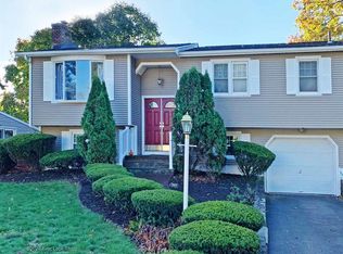 44 Gorton Holden Ter, Warwick, RI 02886