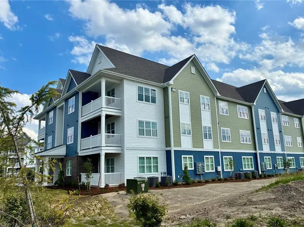 1720 Vankar Dr #204, Virginia Beach, VA 23456