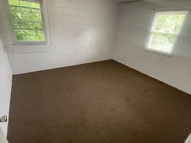 1119 Gregg St — Photo 2