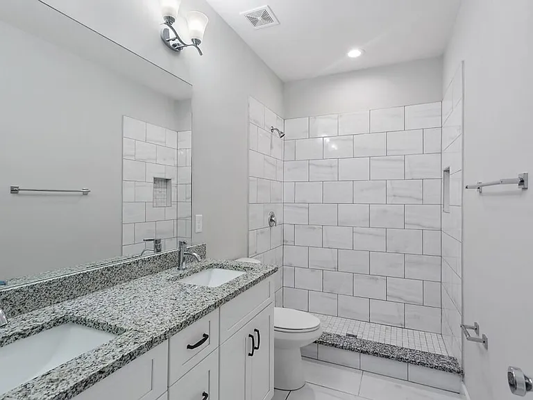 807 7th Ave S — Photo 10