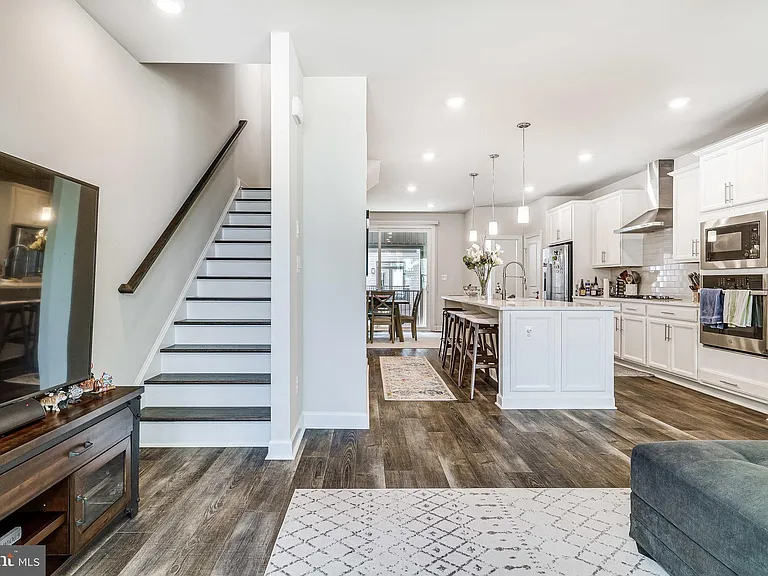 2335 Water Promenade Ave — Photo 30