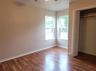 195 Cardinal Dr, Paige, TX 78659