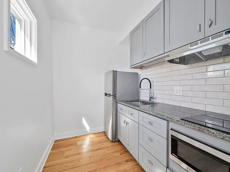 1322 Lafrance St NE #A — Photo 24