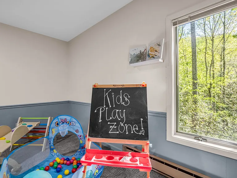 140 Ridgeview Dr — Photo 42