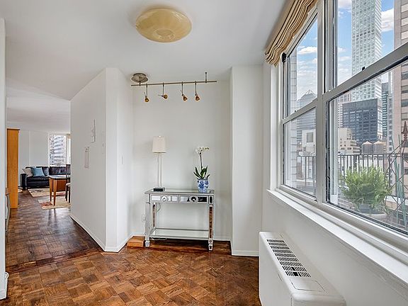 5th image of 200 E 58th St Ph B