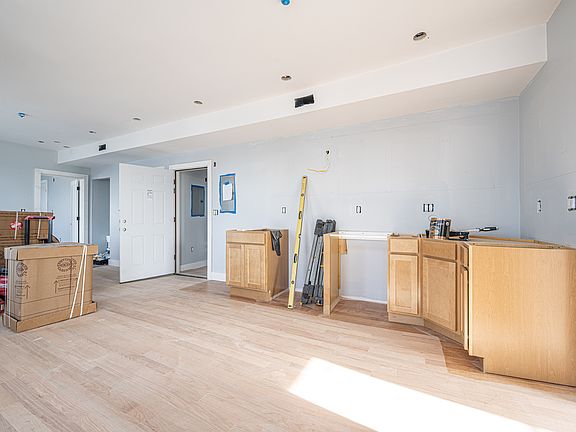 3rd image of 30 Campbell Ave #32