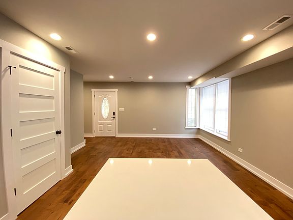 4th image of 1724 N Talman Ave #Ch