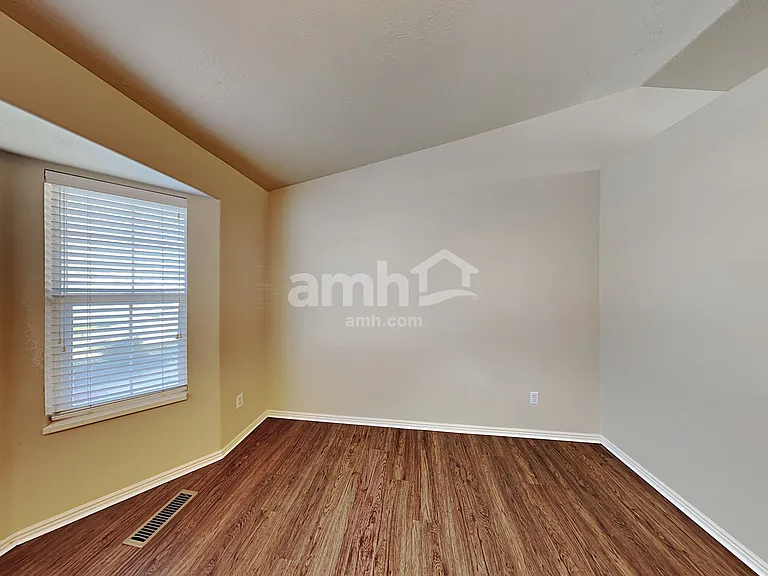 816 N Crimson Ln — Photo 6