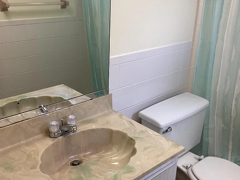 2106 Tarrytown Ln NE — Photo 14