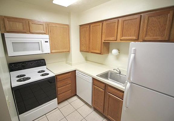 5th image of 88 E Lane Ave APT 2