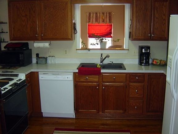 3rd image of 11901 Hickory Creek Dr