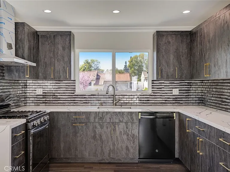 10920 Garden Grove Ave — Photo 15