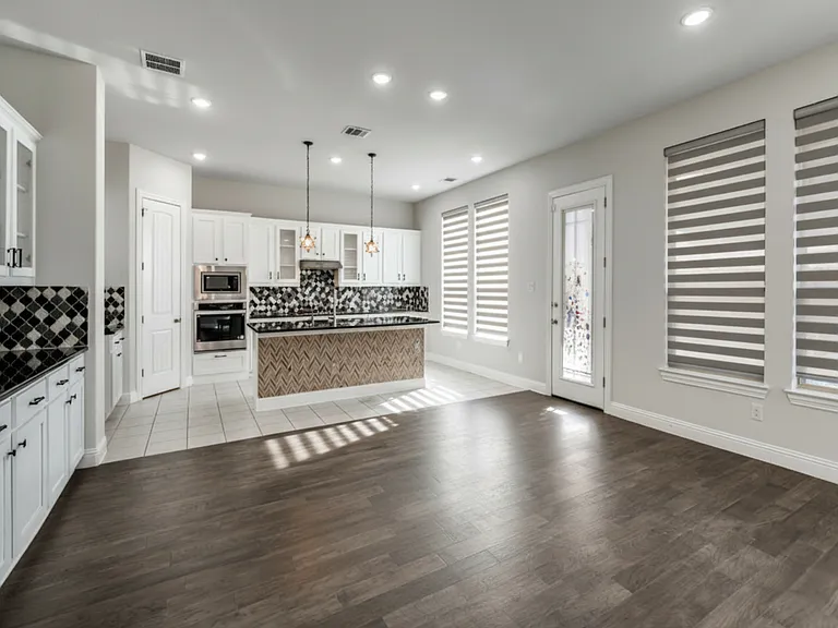 2152 Bailey St — Photo 5