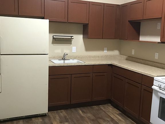 Kitchen (dining table room)