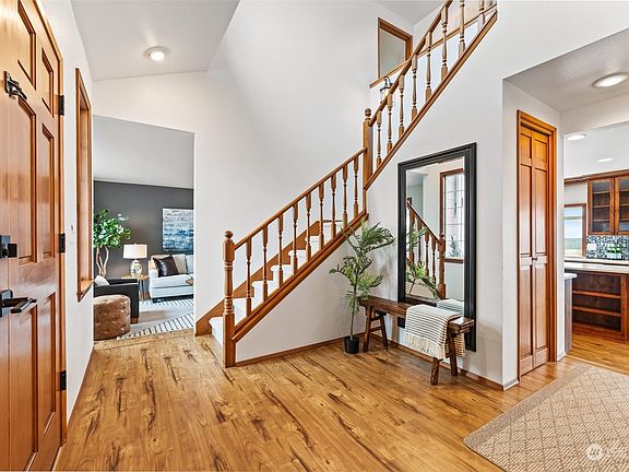 4th image of 5202 Tower Drive NE