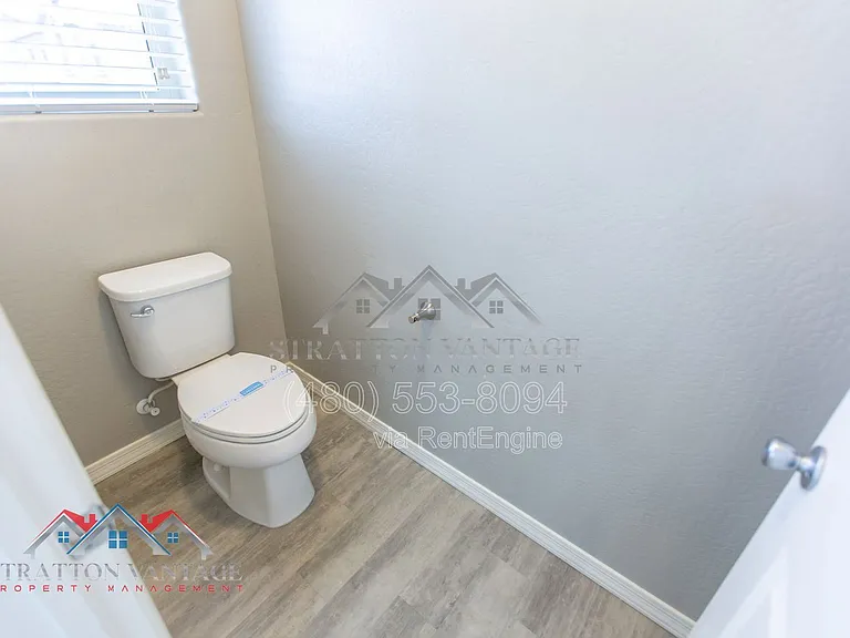 11689 N 166th Dr — Photo 47