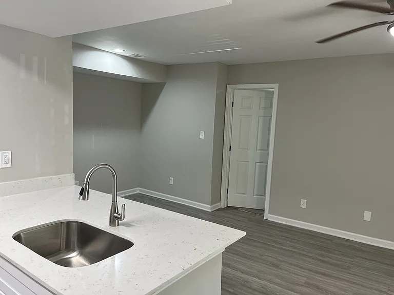 The Hub at 934 Apartments — Photo 28