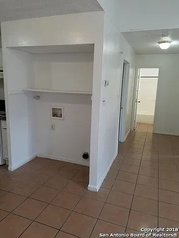 2 bed, 1.0 bath, 957 sqft, $860 — Photo 3