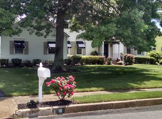 16 Darien Dr, West Long Branch, NJ 07764
