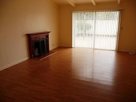 1st image of 43273 Montrose Ave