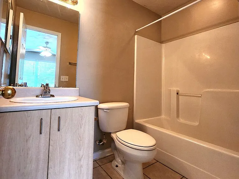 225 Rivoli Rd #1 — Photo 15