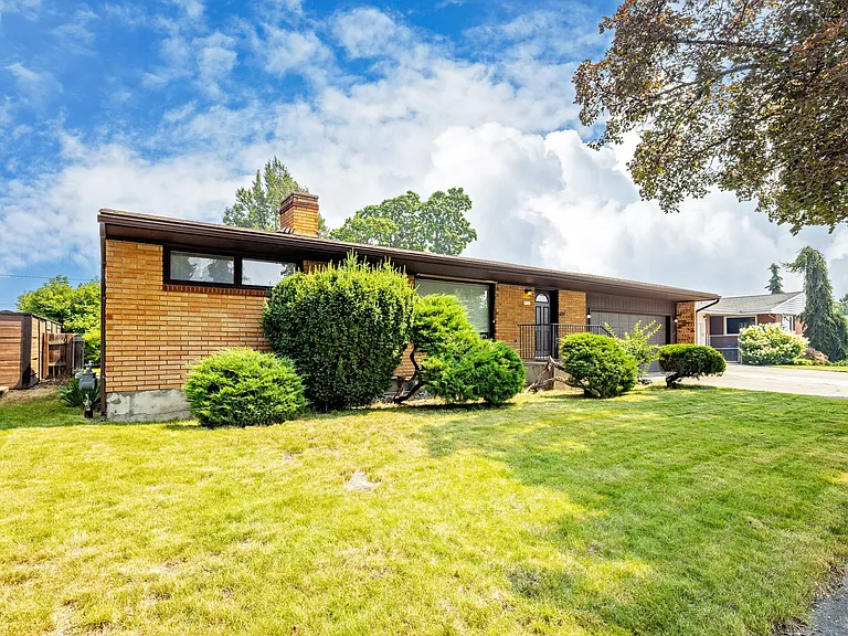 4510 N Windsor Dr — Photo 3