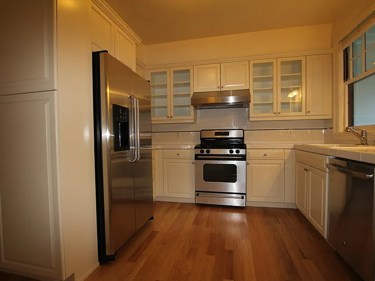 1326 Kobbe Ave #B — Photo 7