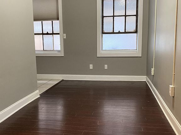 5th image of 945 4th Ave #28