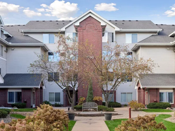 7500 Edinborough Way APT 3304, Edina, MN 55435
